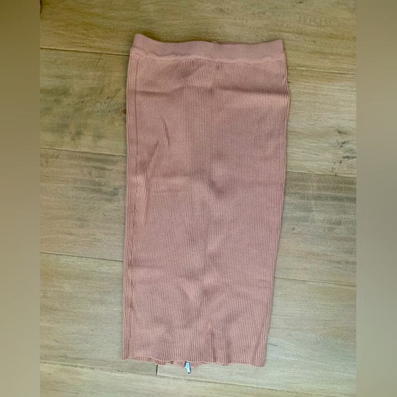 Ribbed Midi Pencil Skirt in Pink Blush - Picture 3 of 3